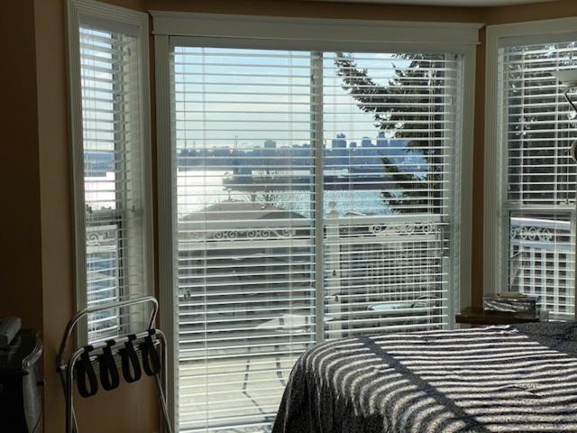 Ocean Breeze Executive Bed And Breakfast Северный Ванкувер Экстерьер фото