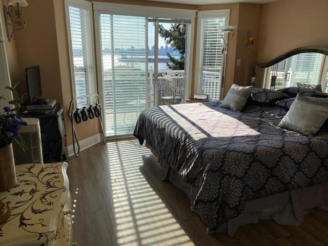 Ocean Breeze Executive Bed And Breakfast Северный Ванкувер Экстерьер фото